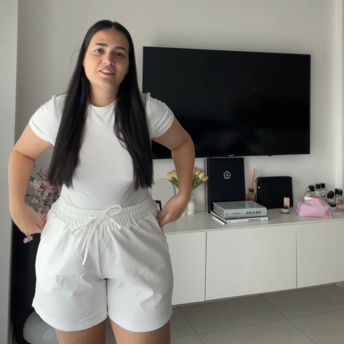 COMFY SHORTS - לבן