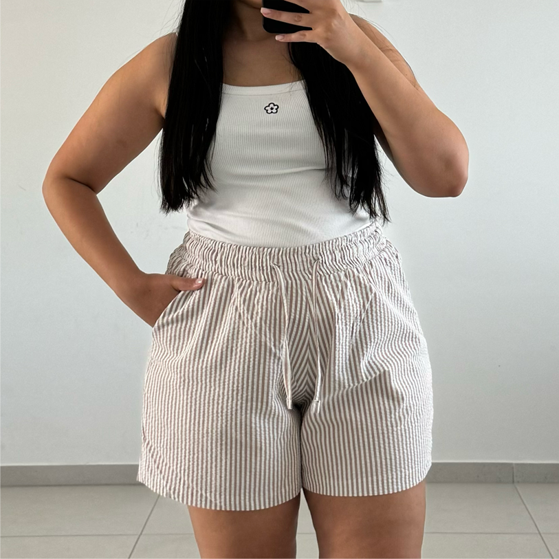 COMFY SHORTS - פסים חום לבן